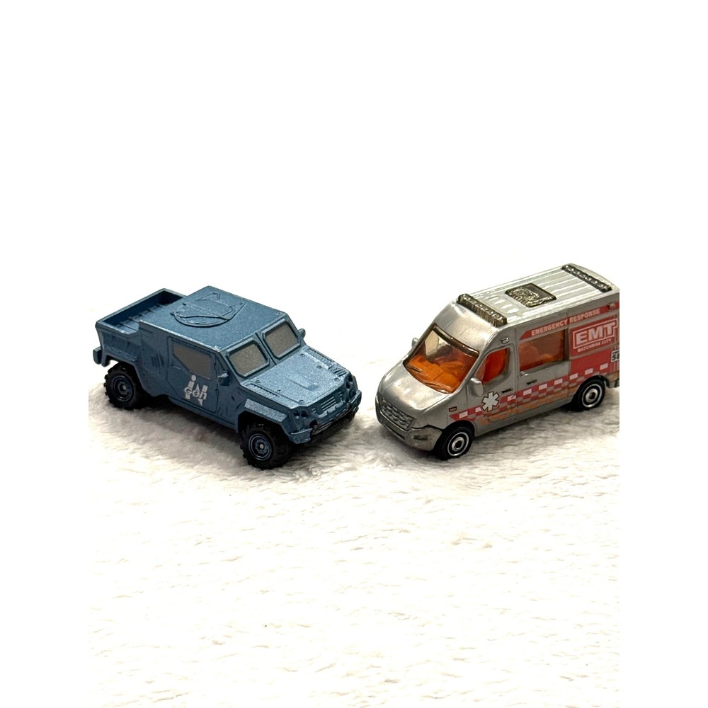 Matchbox Jurassic World InGen Armored Truck & Renault Master Ambulance Lot 2017